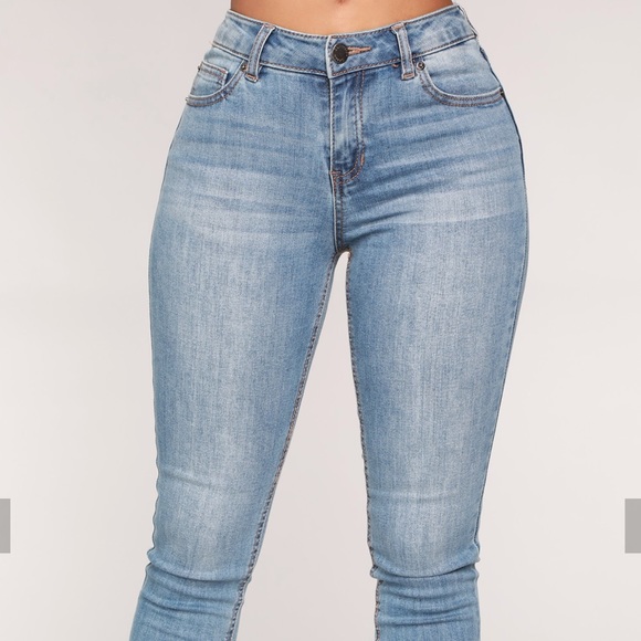 Light Wash Jean Size 0 - Picture 2 of 3